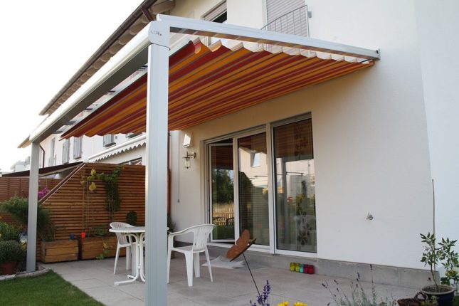 RaffbaldachinTerrassenueberdachung_1 Mayr Terrassendächer